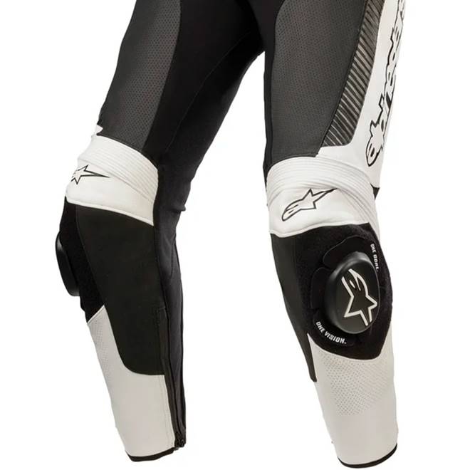 Alpinestars GP Force Phantom Lederkombi – 2-teilig, Schwarz/Weiß/Fluo Rot – Tech-Air Stretch-Mesh, GP-Protektoren