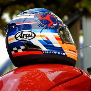Imagem 3 de Capacete Arai RX-7V Evo Isle Of Man 2024 - Azul/Laranja/Vermelho