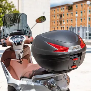 Imagem 5 de Bau / Bauleto Givi B330N Monolock 33 Litros - Preto/Vermelho