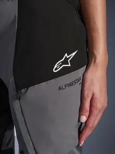 Imagem 12 de Calça Alpinestars Stella Andes V4 Drystar - Preta/Cinza Escura (Impermeável)