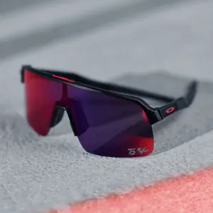 Imagem 8 de Óculos Oakley Sutro Lite MotoGP Preto Fosco - com Lente Rosa/Amarela (Prizm)