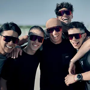 Imagem 12 de Óculos Oakley Sutro Lite MotoGP Preto Fosco - com Lente Rosa/Amarela (Prizm)