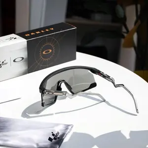 Imagem 13 de Óculos Oakley BXTR MotoGP Preto Fosco - com Lente Fumê (Prizm)