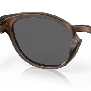 Imagem 8 de Óculos Oakley Latch Marrom Fosco - com Lente Fumê (Prizm)