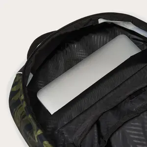 Imagem 6 de Mochila Oakley Enduro 3.0 Verde Camo - 20 Litros
