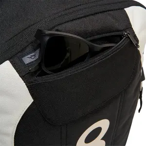 Imagem 4 de Mochila Oakley Enduro 3.0 Branco/Preto - 20 Litros